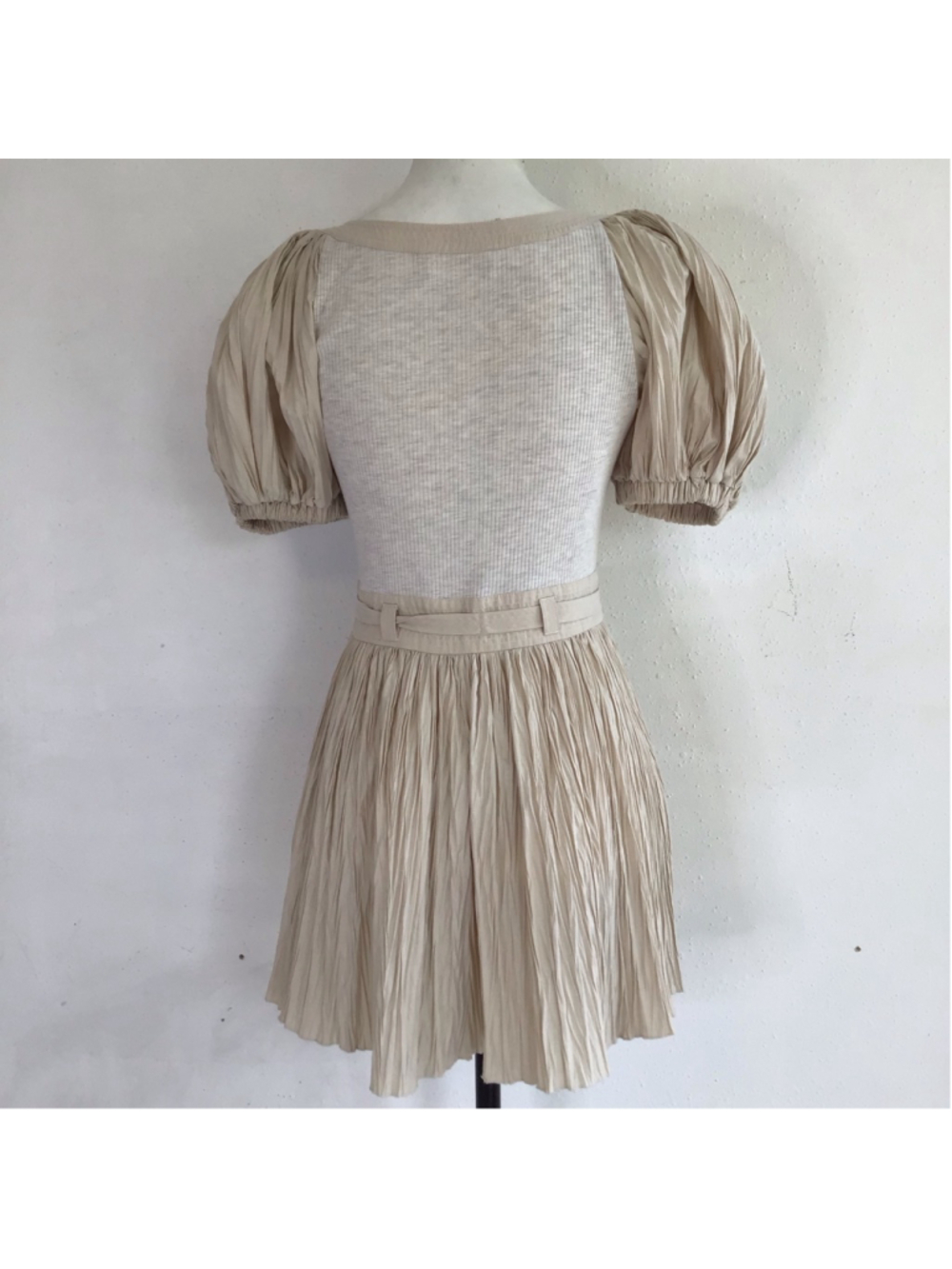 Ulla Johnson Women Elegant Beige Pleated Romper with Puff Sleeves Size 4 - Picture 3 of 15